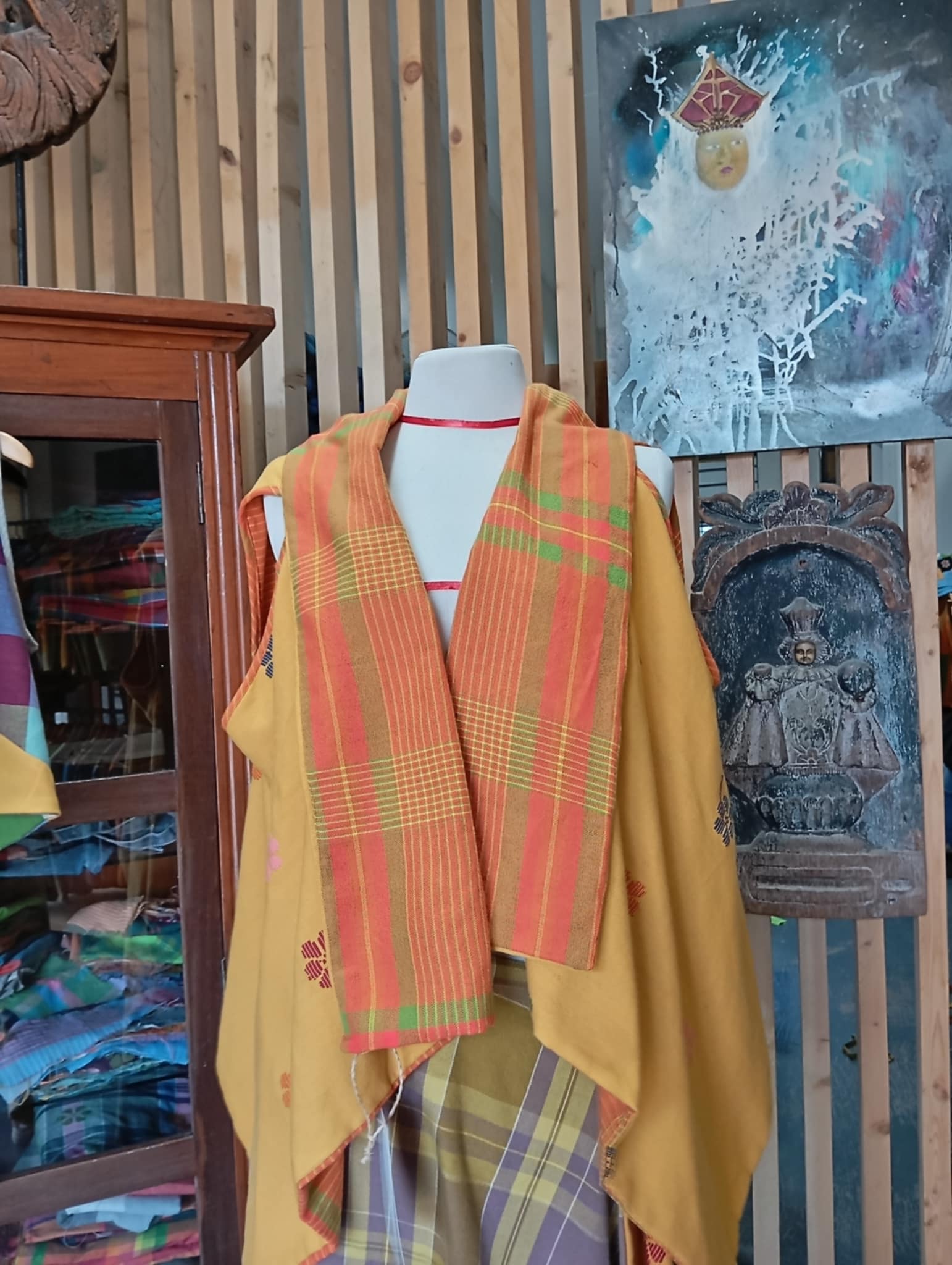 REVERSIBLE SHAWL: YELLOW FLOWERS and Orange