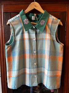 KINAIYA:  NORA  W/ FOREST GREEN COLLAR